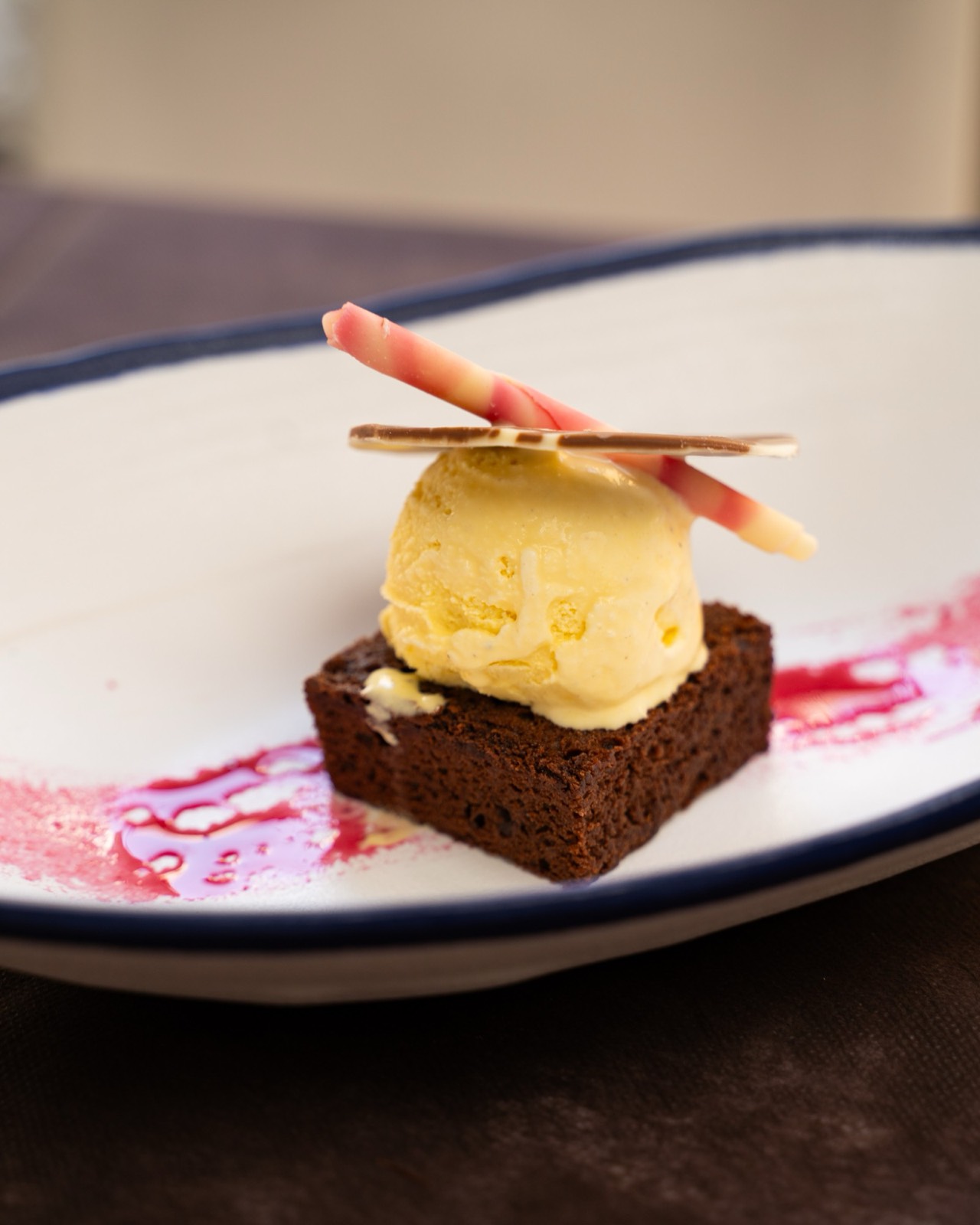 Brownie con gelato alla vaniglia e cioccolato, dessert di Piccinni28